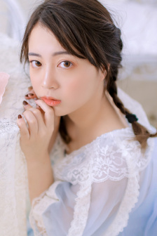 情窦初开的小姑娘